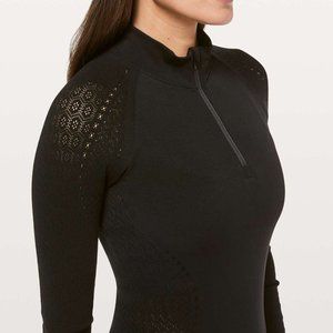 Lululemon Reveal Half Zip Pullover Mindful Motion in black size 6